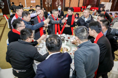 晟通铝模联盟2022年总结暨2023年目标签约大会胜利雷火电竞召开(图5) 晟通铝模联盟2022年总结暨2023年目标签约大会胜利雷火电竞召开(图5)