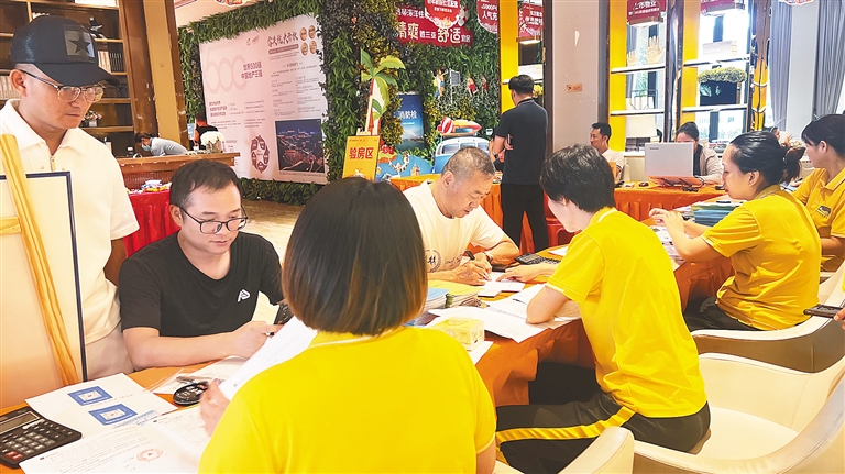 雷火电竞东方市碧桂园海逸半岛项目交付748套房屋(图1) 雷火电竞东方市碧桂园海逸半岛项目交付748套房屋(图1)