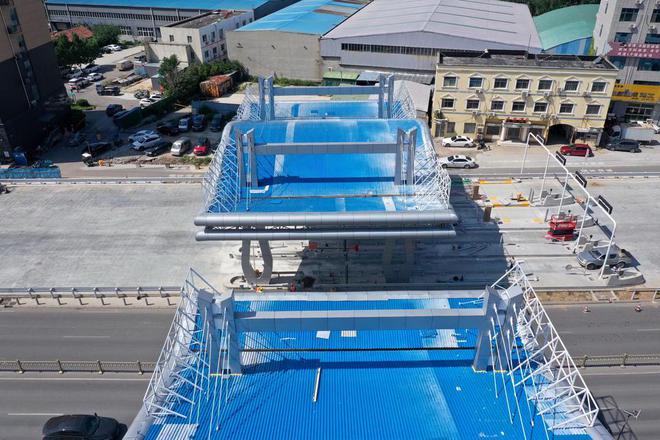 雷火电竞新建济南黄河大桥收费站在北侧钢结构建成正安装设备(图2) 雷火电竞新建济南黄河大桥收费站在北侧钢结构建成正安装设备(图2)