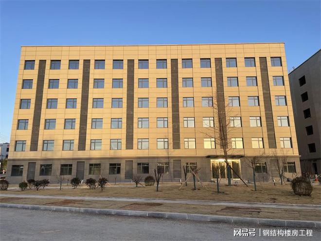 钢结构学校:现代教育的加速引擎与绿色典范雷火电竞(图1) 钢结构学校:现代教育的加速引擎与绿色典范雷火电竞(图1)